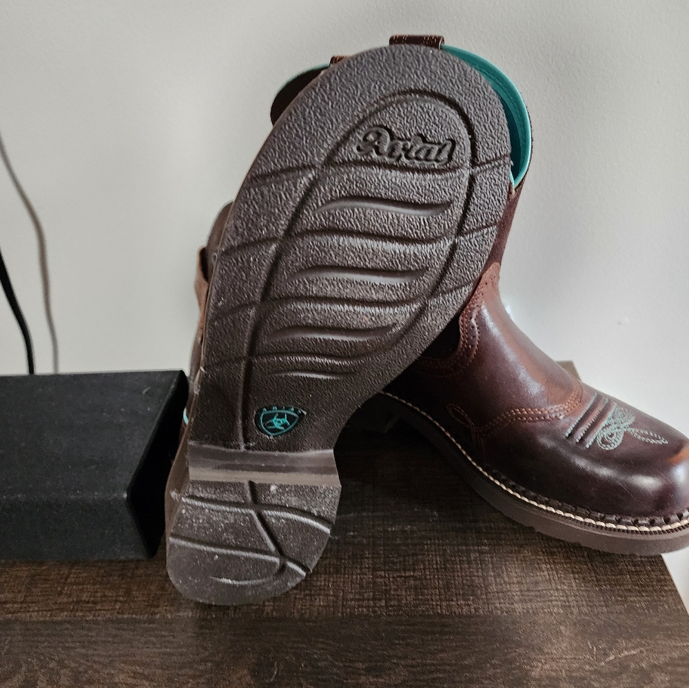 Ariat Women's Boots - Picture 6 of 8